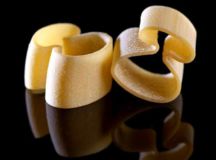 Campotti
Nuovo formato di pasta trafilata
Menzione d'onore al premio Compasso d'Oro
Design: Mauro Olivieri per Pastificio dei Campi di Gragnano Campotti