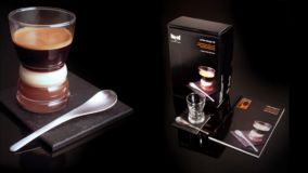 Coffee Design Kit
Kit con strumenti e libro di istruzioni e ricette per trasformare il rito del caffé in qualcosa di indimenticabile
Design: Paolo Barichella Coffee Design Kit